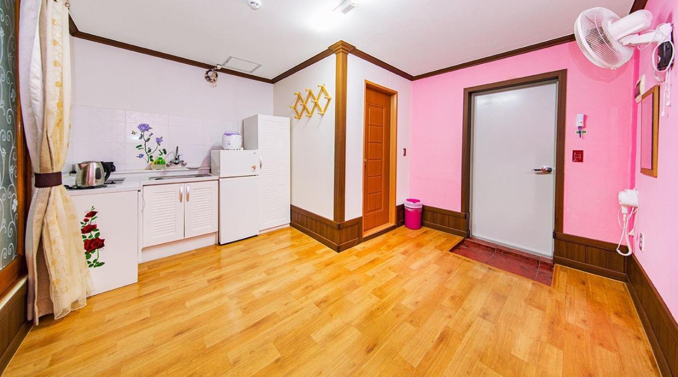 Daecheon Jeulgeoun Pension ボリョン 部屋 写真